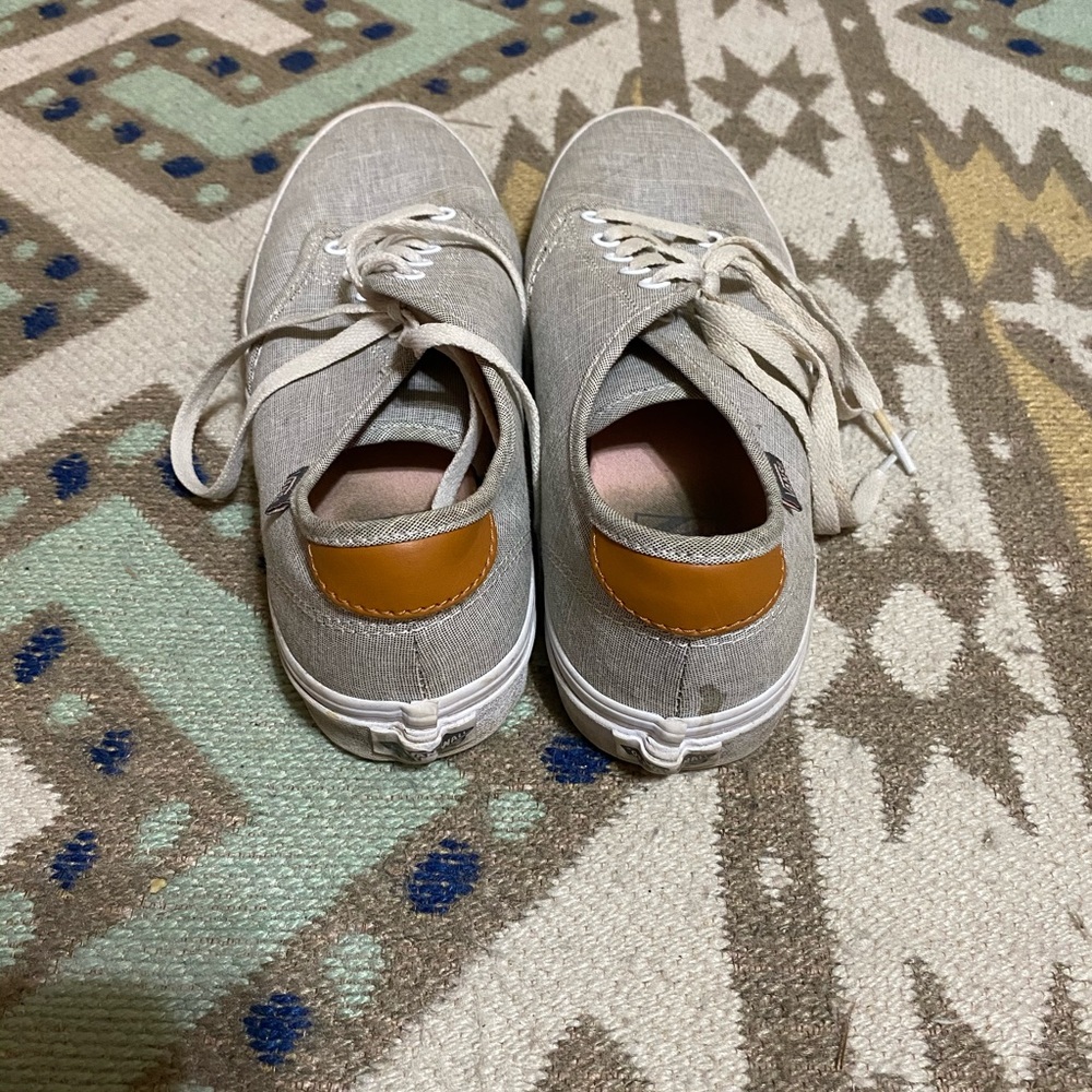 Vans - Picture 2 of 4